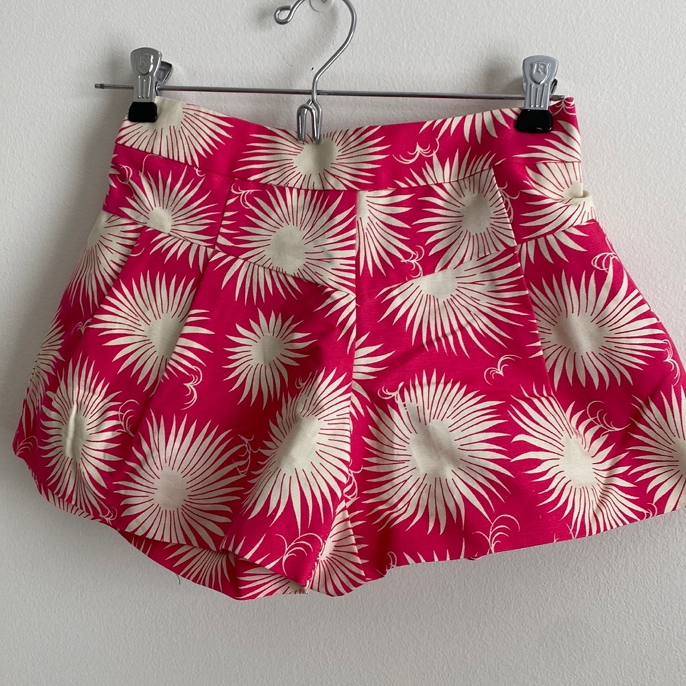 Milky Minis Magenta pink and white girls pleated shorts size 12